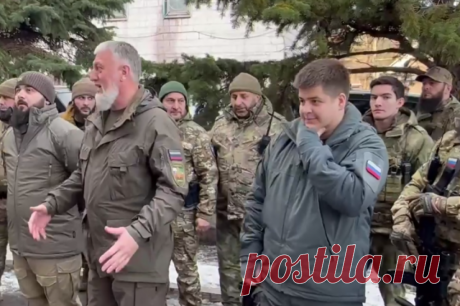 Адам Кадыров встретился с чеченскими бойцами в Мариуполе. Сын главы Чечни отправился в Мариуполь вместе с Адамом Делимхановым и Хамзатом Кадыровым.