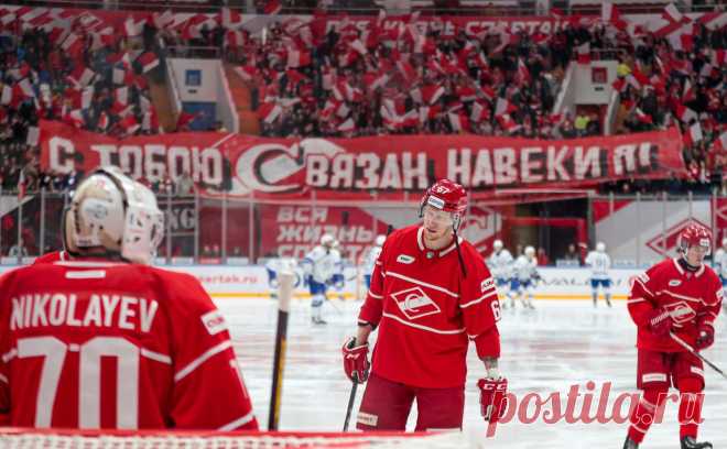 Хоккеисты «Спартака» победили «Динамо» в дерби с рекордной посещаемостью. «Спартак» победил по буллитам (4:3), выиграв четвертое из шести дерби с «бело-голубыми» в этом сезоне. Матч посетили 10 655 зрителей — рекорд для Москвы в этом сезоне