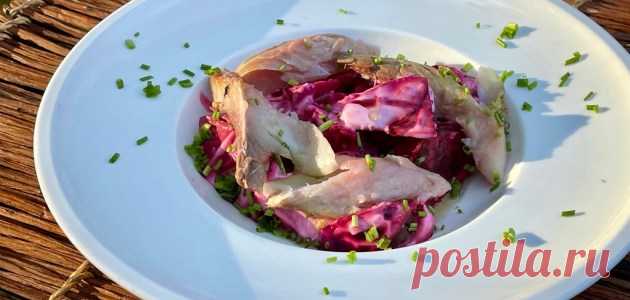 Свекольный салат с копченой скумбрией и домашним хреном – Вся Соль - кулинарный блог Ольги Баклановой