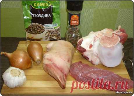 «Правильный» холодец из говядины
Холодец — это одно из исконно русских блюд. В северных и северо-западных регионах России холодец называют студнем. Иногда студнем принято называть блюдо, приготовленное на основе только говяжьего бульона, а холодцом — на основе свиного или свино-говяжьего бульона. Лучше всего для приготовления холодца подходят говяжьи или свиные ноги, лытки, уши и хвосты. Из свинины холодец получается […]
Читай дальше на сайте. Жми подробнее ➡