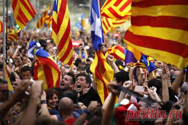 17-2-21-Каталонские сепаратисты получили большинство в местном парламенте Выступающие за независимость испанского автономного сообщества Каталония партии после обработки 98% протоколов по итогам прошедших в воскресенье выборов получают большинство кресел в парламенте регион...