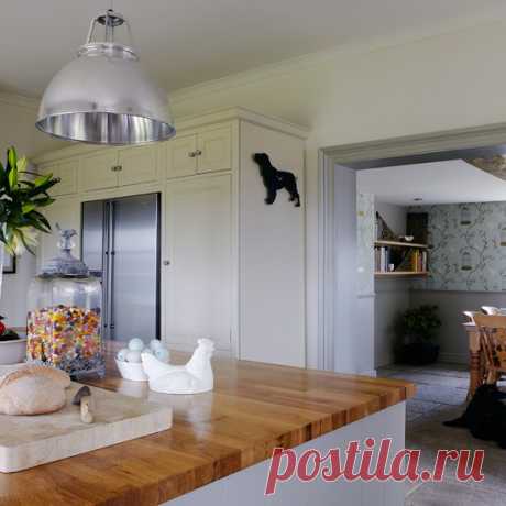 Grey-green Shaker kitchen with breakfast bar | Kitchen decorating | housetohome.co.uk