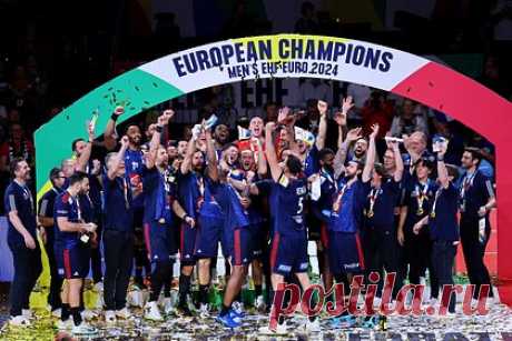 Определился чемпион Европы по гандболу. Мужская сборная Франции по гандболу выиграла чемпионат Европы 2024 года. В финале, который прошел в воскресенье, 28 января, французы обыграли Данию со счетом 33:31. Для трехцветных это четвертый титул на континентальных первенствах. В матче за бронзу Швеция со счетом 34:31 победила Германию.