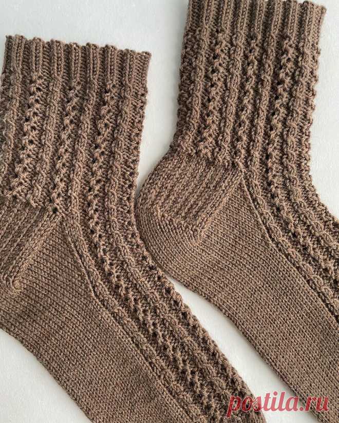 Вязание спицами. Ажурные носки с японским узором из пряжи Katia United Socks.