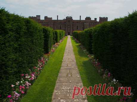 Замок и сады Херстмонсо,Англия