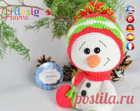 PATTERN - Cute Snowman  Christmas Decoration ❀❤ Welcome to Havva Designs Patterns Store ❤❀  ❥ This listing is for an amigurumi pattern, not the finished toy. ❥ Crochet patterns in pdf format, and emailed to you within 24 hours of your payment! ❥ Please add your email address your order when you purchase a product. ❥ The country flags added to corners of pictures to show the patterns in which languages is written. ❥ The finished approximately 18 cm tall. ❥ Pattern is very d...