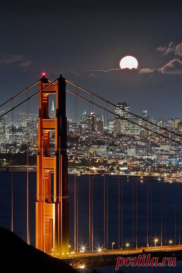 Golden Gate Bridge - Fullmoon - San Francisco - CA | Blondie приколол(а) это к доске California Dreamin'