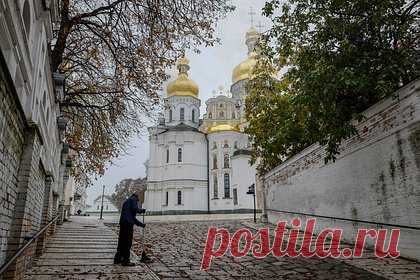 На Украине рассказали о планах на Киево-Печерскую лавру. Власти Украины планируют возвести пантеон на территории Киево-Печерской лавры, которую ранее передали государству из пользования Украинской православной церкви (УПЦ). Как сообщается, пантеон расположится на месте отдельных построек УПЦ. Также стало известно о намерении украинских властей возвести новый храм Марии.