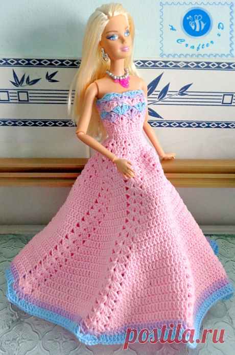 Crochet fashion doll strapless gown - Maz Kwok's Designs