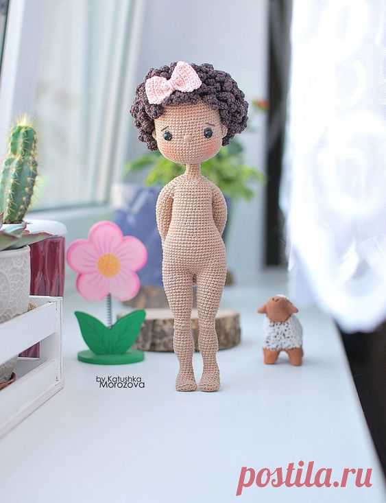 ♥ Crochet doll PATTERN Lola the doll is available in English in PDF format (instant download) ♥ Size: With worsted weight yarn and a 1,00 mm crochet hook, is roughly 18 cm tall. ♥!♥ This is a listing…