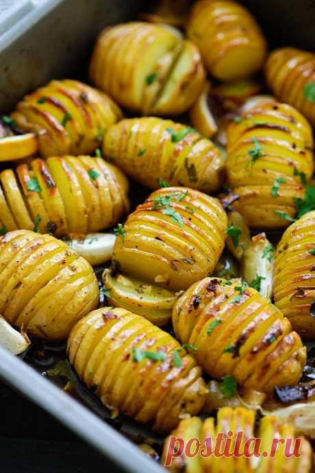 Lemon Herb Roasted Potatoes - BEST roasted potatoes you'll ever make, loaded with butter, lemon, garlic and herb. 15 mins active time! | rasamalaysia.com #christmas_lunch_recipes