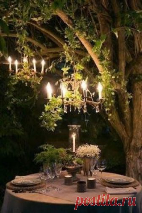 The shabby chic decorating style and outdoor lighting ideas were introduced for the first time by Rachel Ashwell in the 80s and have since become a classic