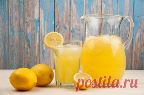 Switchel – напиток, напоминающий лимонад. Он помогает охладиться в жаркий день и обеспечивает организм электролитами. Он приготовлен из яблочного уксуса, свежего имбиря, воды и кленового сиропа. Этот напиток обеспечивает широкий диапазон преимуществ для здоровья.