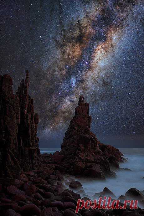 Мыс Вуламай в Австралии на фоне звездного неба