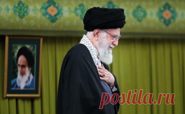 Хаменеи призвал иранцев не волноваться во избежание «сбоев в стране». Али Хаменеи призвал молиться за здоровье Эбрахима Раиси и выразил надежду, что президент и его спутники выжили после аварии вертолета