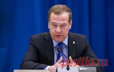 Медведев заявил, что ответ за удары западными ракетами по РФ &quot;полетит не только на Киев&quot;. Зампред Совета безопасности РФ отметил, что процесс отрабатывается сейчас на ракетных учениях