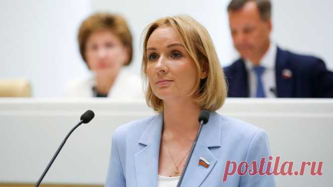 Россия при помощи Катара передала Украине 11 детей. Россия с помощью Катара передала Украине 11 детей, которые воссоединились со своими семьями в катарском посольстве в Москве. Об этом сообщила уполномоченная при президенте России по правам ребенка Мария Львова-Белова, передает ...