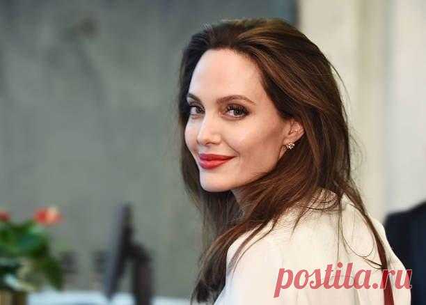 Анджелина Джоли признала себя неидеальной в письме адресованном родителям со всего мира