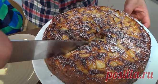 Сочнее пирога не пробовал: готовлю шикарную шарлотку по рецепту из Италии