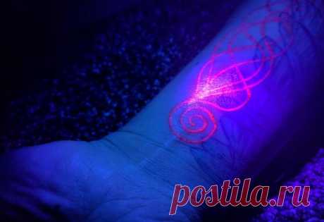 Флуоресцентные тату: необычные нательные рисунки набирают популярность