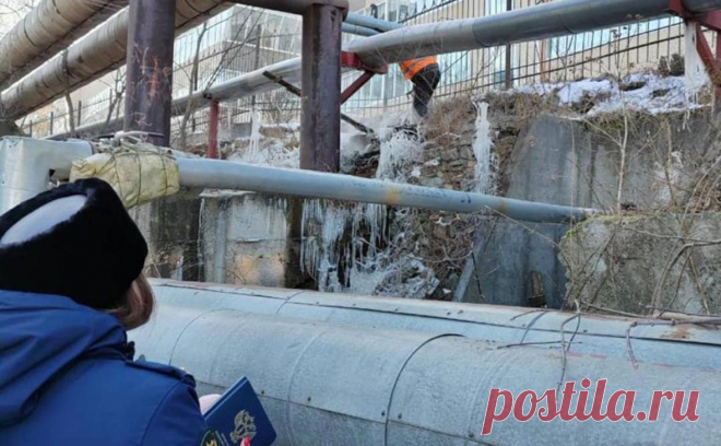 Во Владивостоке более 3 тыс. человек остались без тепла. В Первомайском районе Владивостока произошел порыв на участке тепловой сети, из-за чего дома более 3 тыс.