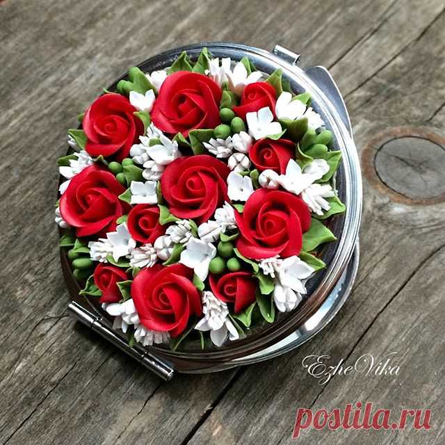 Зеркальце. Станет красивым и необычным подарком для себя или близких.
❗️Повтор 1100₽❗️
#полимернаяглина #зеркало #розы #цветы #подарок #ручнаяработа #ezhevika_lyu #handmade #липецк