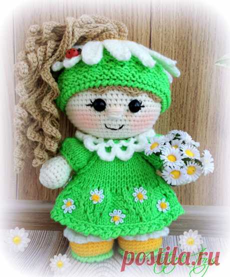 PDF Пупс-малышка Ромашка. FREE amigurumi crochet pattern. Бесплатный мастер-класс, схема и описание для вязания амигуруми крючком. Вяжем игрушки своими руками! Куколка, кукла, doll, puppet, puppe, marioneta, fantoche, poupée, lalka. #амигуруми #amigurumi #amigurumidoll #amigurumipattern #freepattern #freecrochetpatterns #crochetpattern #crochetdoll #crochettutorial #patternsforcrochet #вязание #вязаниекрючком #handmadedoll #рукоделие #ручнаяработа #pattern #tutorial #häkeln #amigurumis #dolls