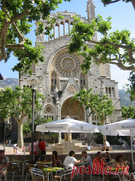 Mallorca, Spain.  Soller, Mallorca, España. Home town of my grand grand…  |  Pinterest • Всемирный каталог идей