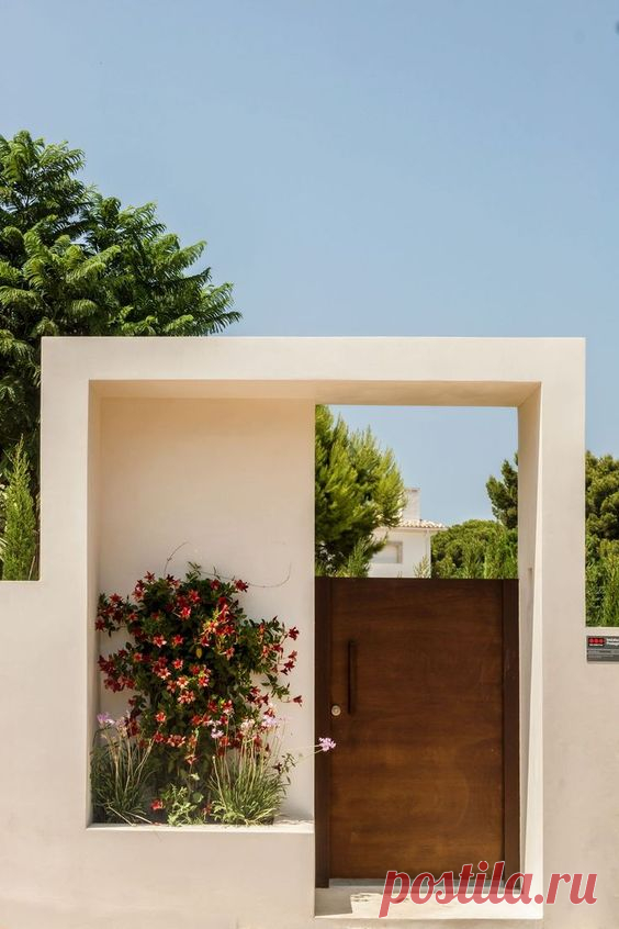 17 Inspired Garden Gates for a Beautiful Backyard