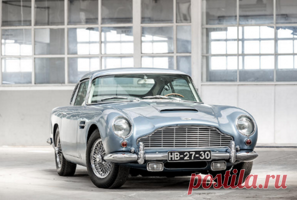 Aston Martin DB5 — верный спутник Агента 007