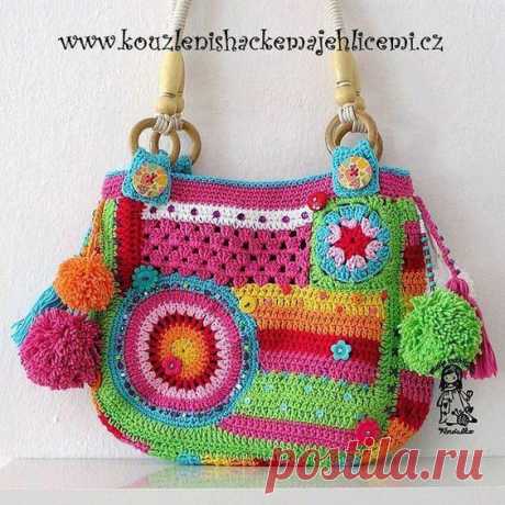 Colorful crochet bag. She has the cutest little bags in her Etsy shop. | fahmina