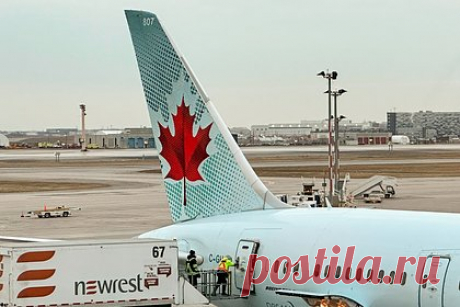Пассажир попытался открыть дверь самолета в полете и избежал наказания. Пассажир авиакомпании Air Canada попытался открыть дверь самолета во время полета и избежал ареста. Инцидент произошел на рейсе из Лондона в Торонто. Члены экипажа задержали нарушителя порядка и сразу после посадки в международном аэропорту Торонто Пирсон передали его полиции.