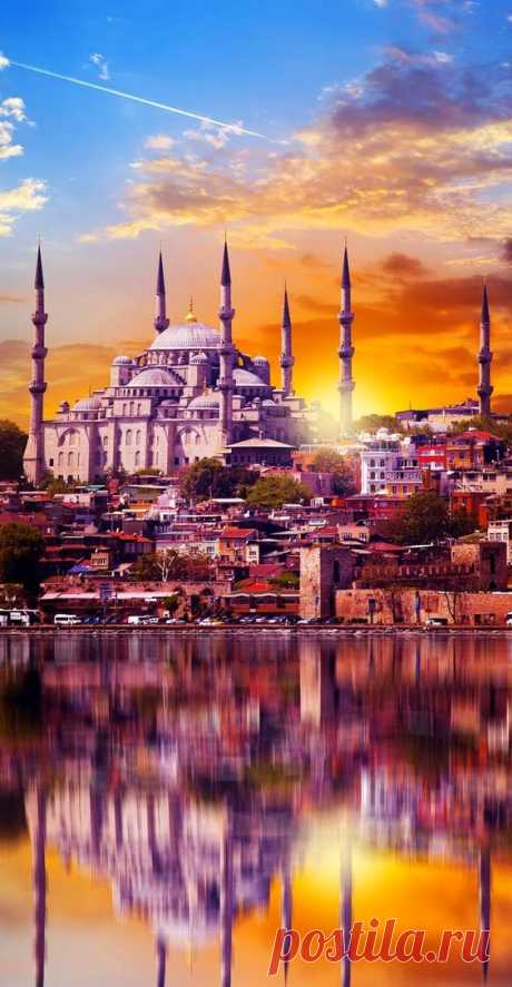 Amazing View of The Blue Mosque from Bosporus strait (Sultanahmet Camii), Istanbul, Turkey   |  Pinterest • Всемирный каталог идей