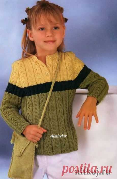 Детский свитер спицами.