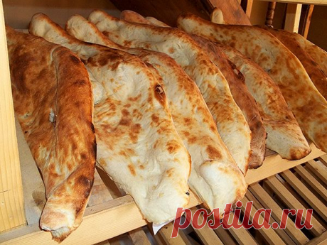 Шотис пури (грузинский хлеб)