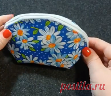 Шью подарок из ткани. Косметичка интересной формы. Шаблоном служить тарелка. Все просто и понятно.