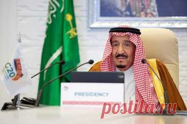 Король Саудовской Аравии попал в больницу