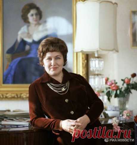 2 января - день рождения Ирины Константиновны Архиповой...Вспомним страницы биографии великой певицы и её голос...