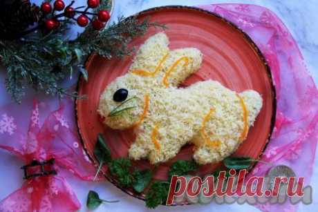 Крабовый салат в виде кролика на Новый год - 8 пошаговых фото в рецепте