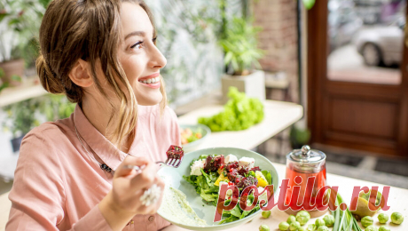 Диетолог назвала способ изменить вкусовые привычки и перейти на здоровое питание. Если человек не может отказаться от вредной слишком сладкой или соленой пищи, то это говорит о привыкании. Постепенно отказаться от таких продуктов можно, если устроить себе челлендж, который позволит вернуть способность чувствовать менее ...