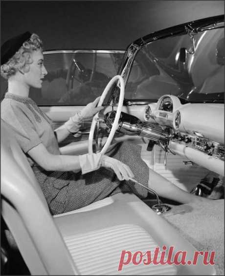 Интерьер автомобиля Ford Thunderbird, 1955 г. / Путь моды
