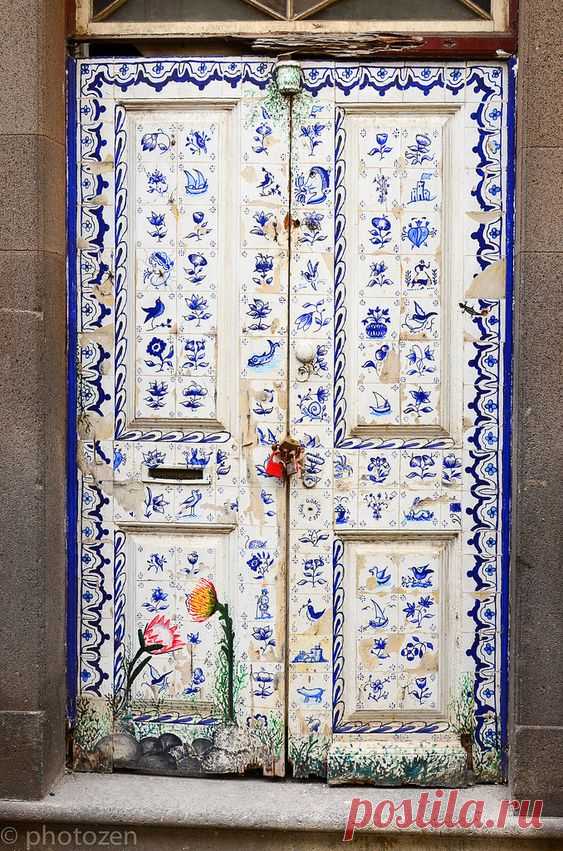 Фотография от пользователя photozen48 на flickr
 · · · See my Album 'Funchal Doors' for more pictures