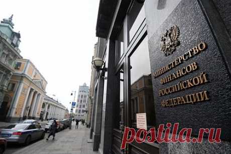 Минфин оценил дефицит бюджета России. По итогам первых четырех месяцев года дефицит российского бюджета составил 3,424 триллиона рублей, превысив план на весь год (2,9 триллиона рублей). По оценке Минфина страны, в апреле показатель вырос на 1 триллион рублей. Нефтегазовые доходы за январь-апрель сократились на 52 процента, до 2,282 триллиона рублей.