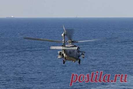 Пять человек пропали без вести с разбившегося военного вертолета США. У берегов города Сан-Диего (штат Калифорния) разбился вертолет ВМС США. Пять членов экипажа пропали без вести, сообщает ABC News со ссылкой на представителя береговой охраны США. Вертолет MH-60S совершил штатный вылет с борта авианосца Abraham Lincoln ранее 31 августа.