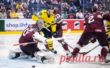 Сборная Швеции разгромила команду Латвии на ЧМ по хоккею. Встреча завершилась со счетом 7:2. Дубль сделал форвард «Сан-Хосе Шаркс» Фабиан Зеттерлунд. Во втором периоде шведы меньше чем за три минуты забросили четыре шайбы