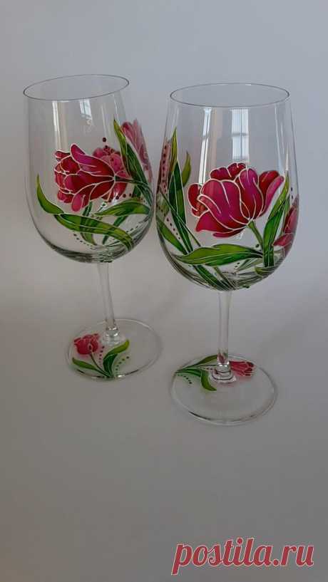 £52.58 · Hand painted wine glasses with beautiful tulips can be personalized with your chosen name, monogram, initial names, Mr & Mrs, date that to make them a truly unique and personal gift for someone…