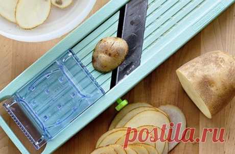 Картошку в микроволновку: за минуту делаем чипсы вкуснее чем из магазина — ХОЗЯЮШКА