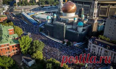 Фотогалерея: Мусульмане всего мира отмечают Ураза-байрам - Новости Mail.Ru
