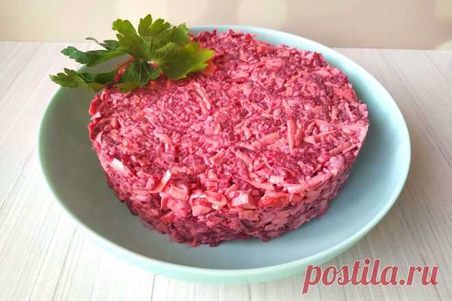 Салат из свёклы с сыром и крабовыми палочками, рецепт с фото и видео — Вкусо.ру