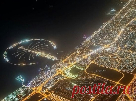 Ночной Дубай с высоты птичьего полета. Потрясающе!